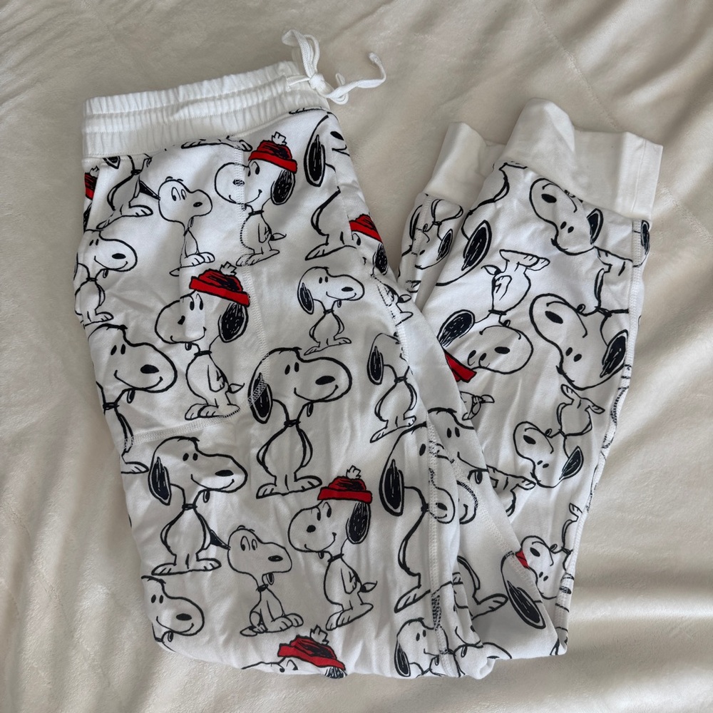 American Eagle Outfitters White Snoopy Print Lounge Pants with Red Accents